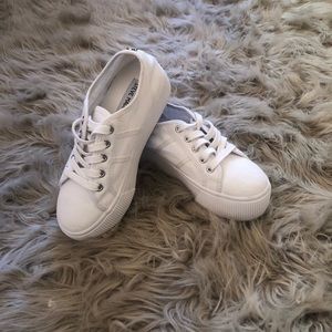 White platform Steve Madden sneakers